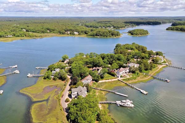 Daniels Island Real Estate: Discover Coastal Luxury