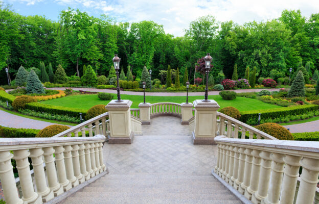 5 Luxury Landscaping Trends: Elevate Your Outdoor Spaces