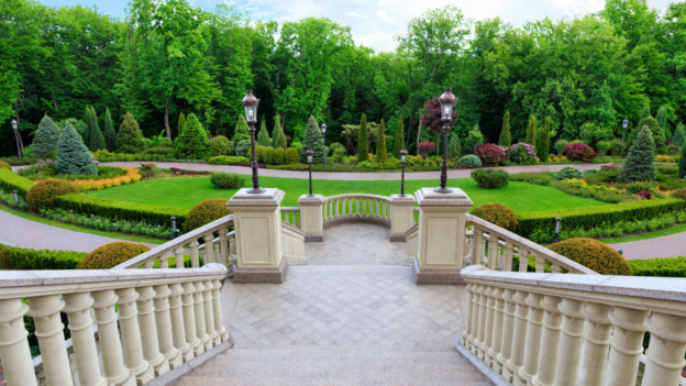 5 Luxury Landscaping Trends: Elevate Your Outdoor Spaces
