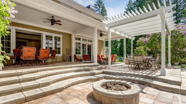 5 Outdoor Living Spaces That Wow
